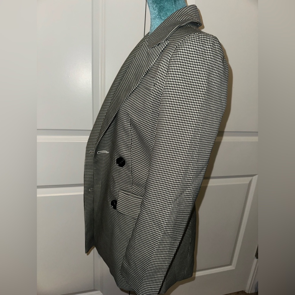 Plaid blazer 🧥✨ - Picture 8 of 10